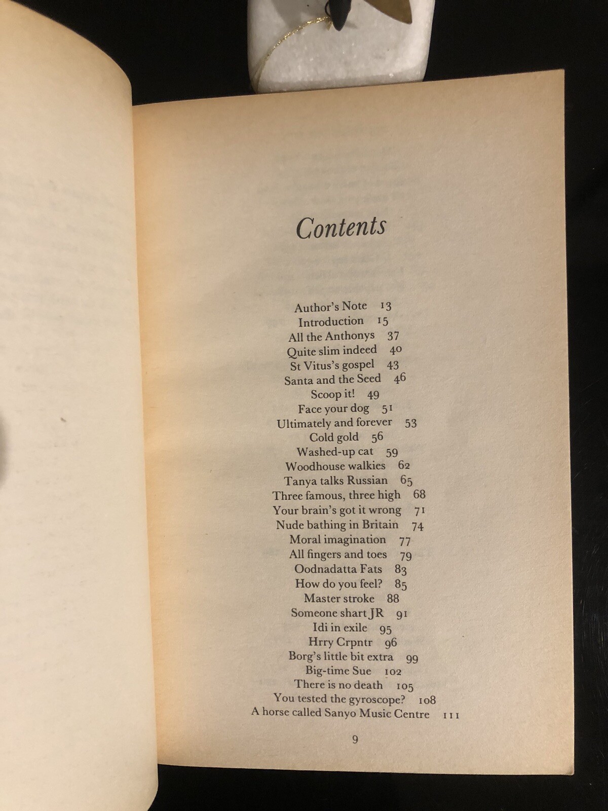 Clive James (1939-2019) Glued To The Box Picador 1983 First Edition S/C V/G