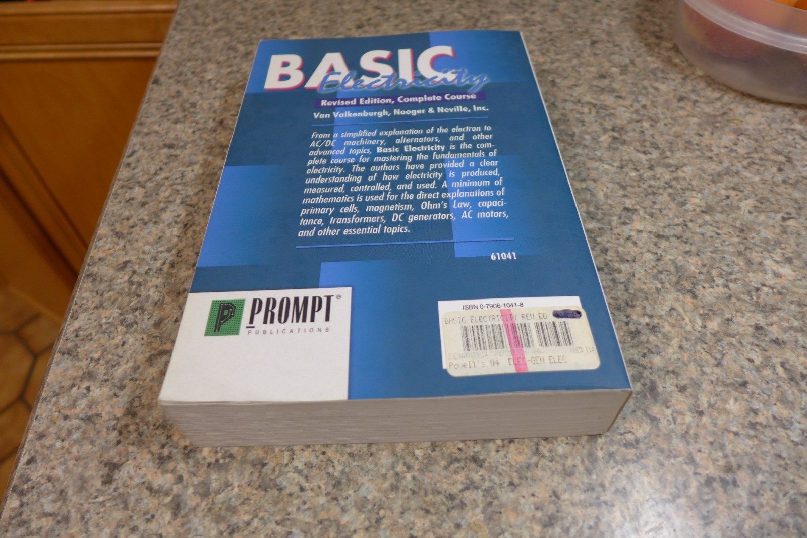 Basic Electricity: Complete Course Volumes 1-5 in 1 book by Van Valkenburgh