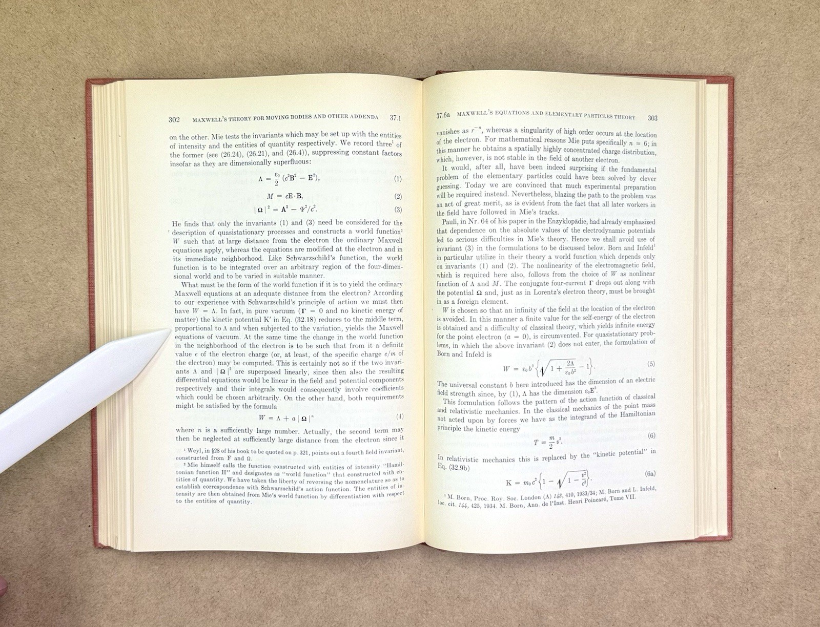 VTG 1952 Electrodynamics 1st Edition by Sommerfeld Academic Press HCVG (Ex-Lib)