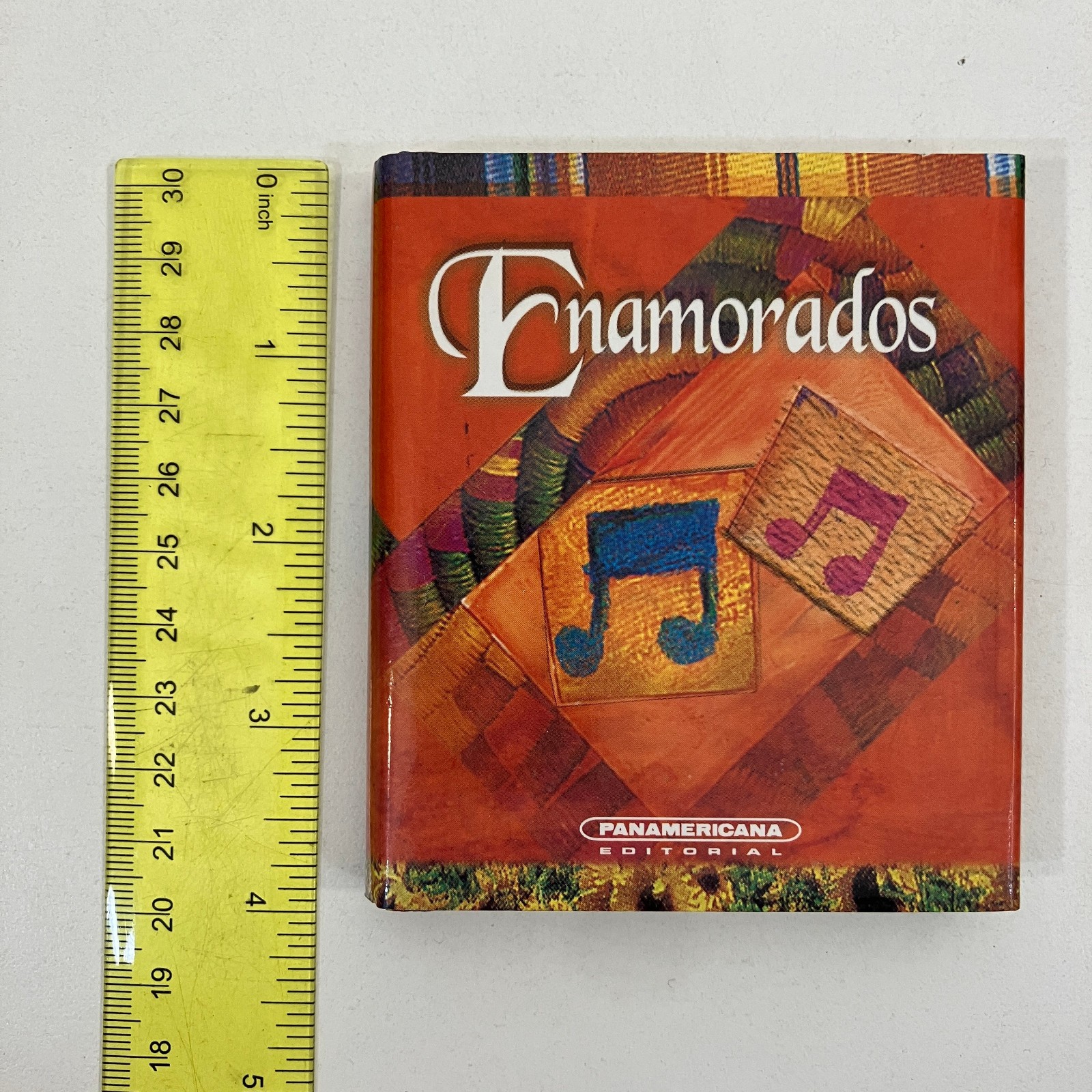Enamorados Spanish Edition MINI HCDJ 2005 Panamericana Editorial First Reprint